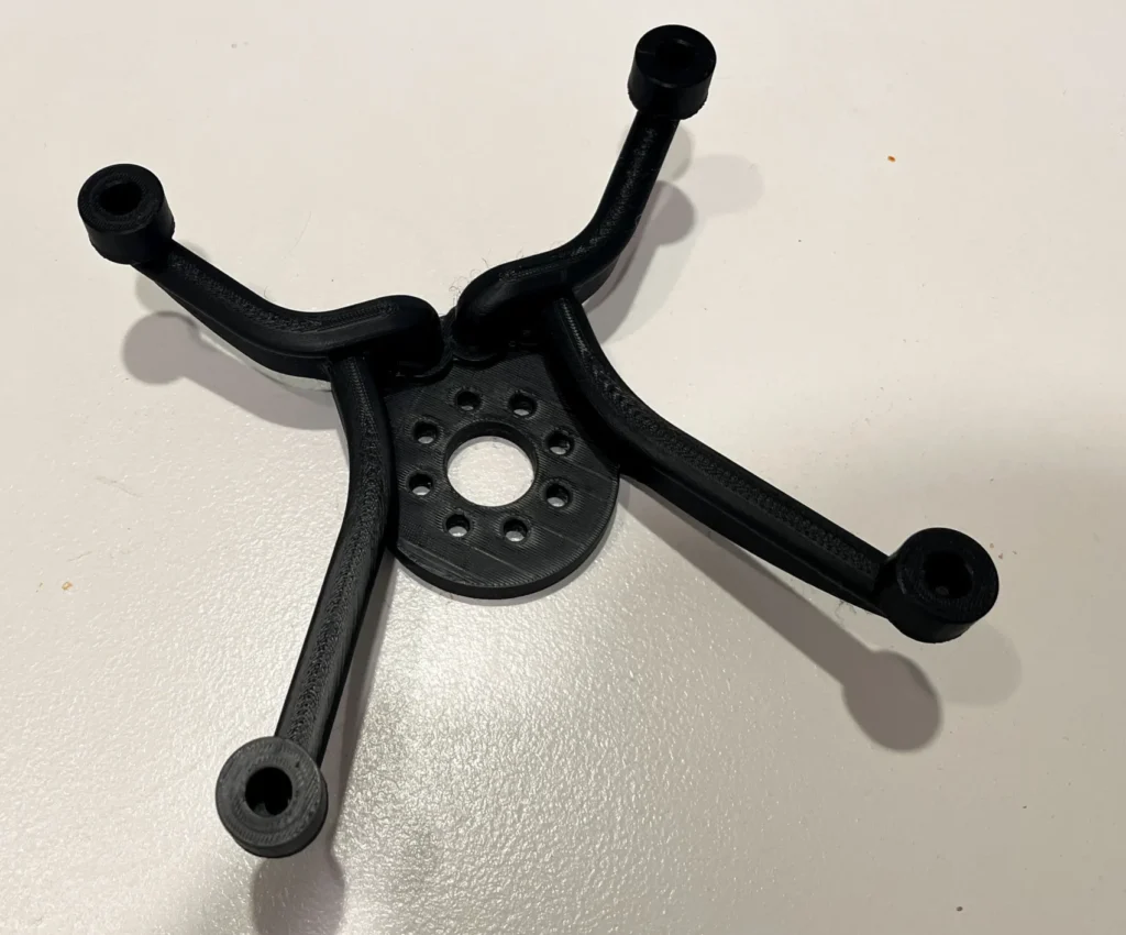 Rama chwytaka podciśnieniowego dół. Nośność 20 kg, wraz z drukowanymi kanałami powietrznymi.