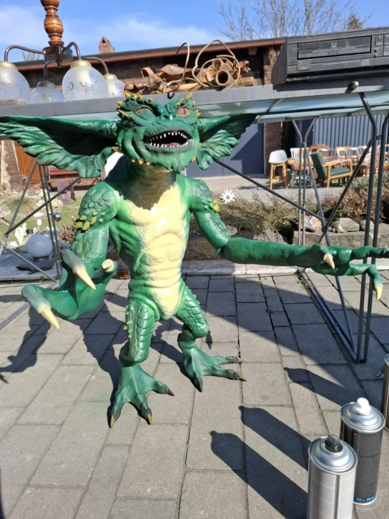 Wydrukowana 1,2 metra figurka gremlina