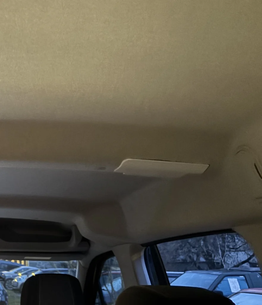 Zaślepka zamontowana w pojeździe